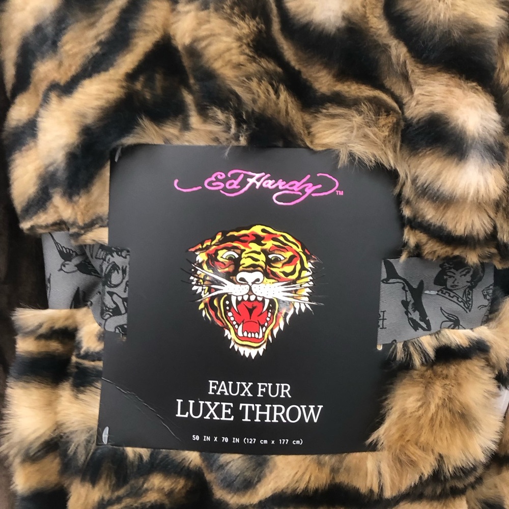 🖤🤎 Ed Hardy Tiger Print Faux Fur Throw